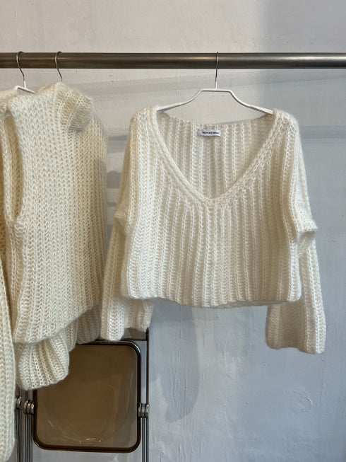 V Neck Brioche